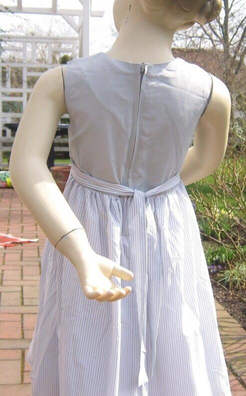 Topo Mädchen Kleid festlich gestreift grau weiß